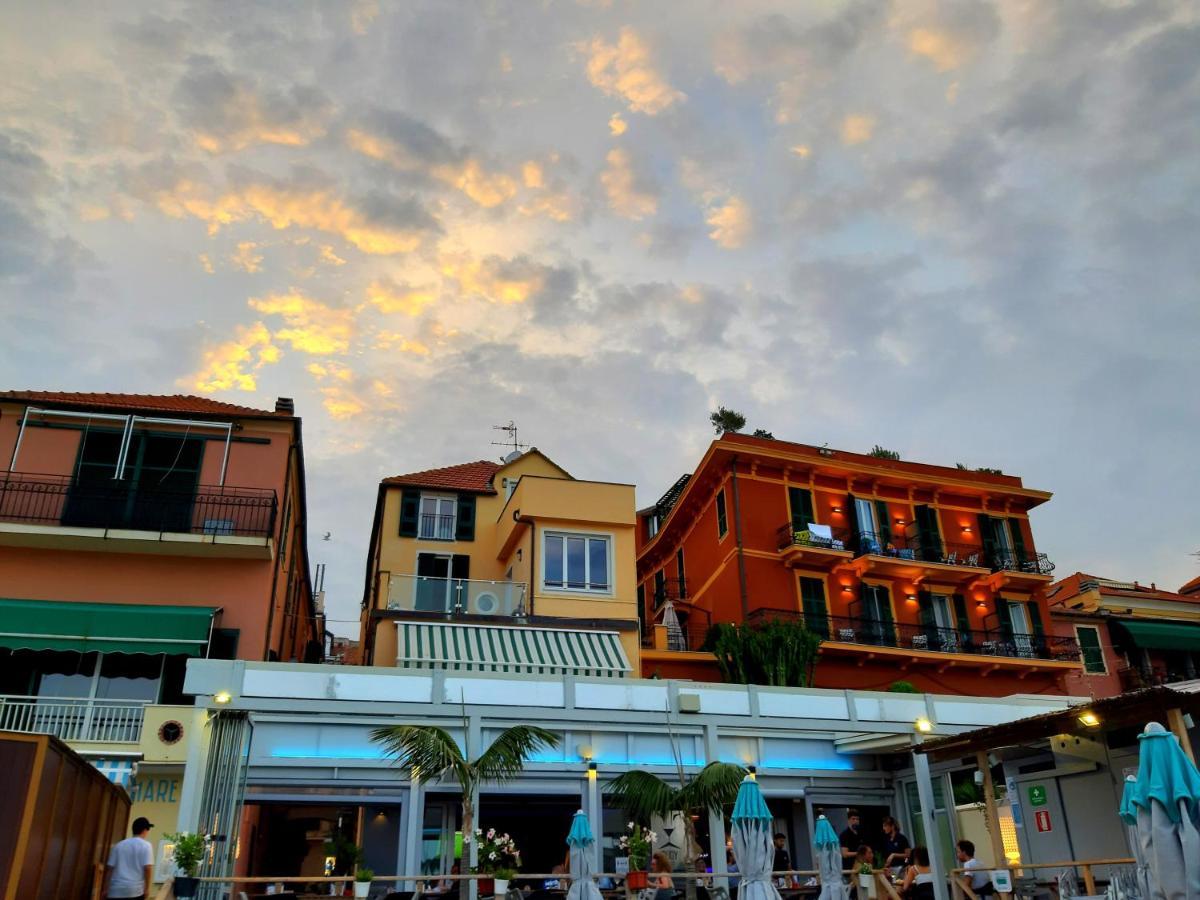 Appartamento Fronte Mare Con Terrazzo Zio Alassio Exterior photo